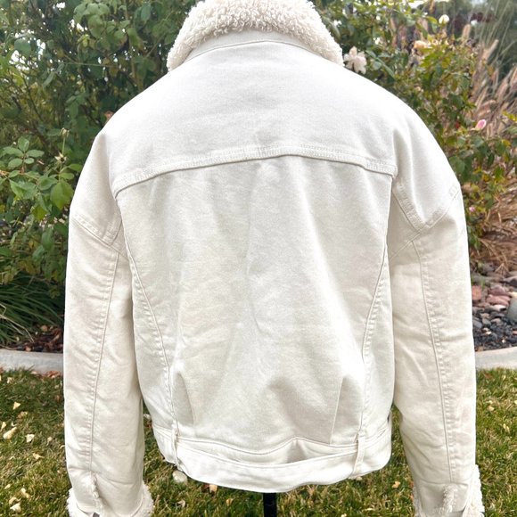 Levi's Cozy Cocoon White Trucker Jacket - Cuddly Tofu - Size Large - Picture 5 of 11